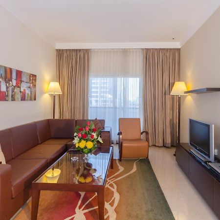 Flora Park Deluxe Hotel Apartments Dubai Bagian luar foto