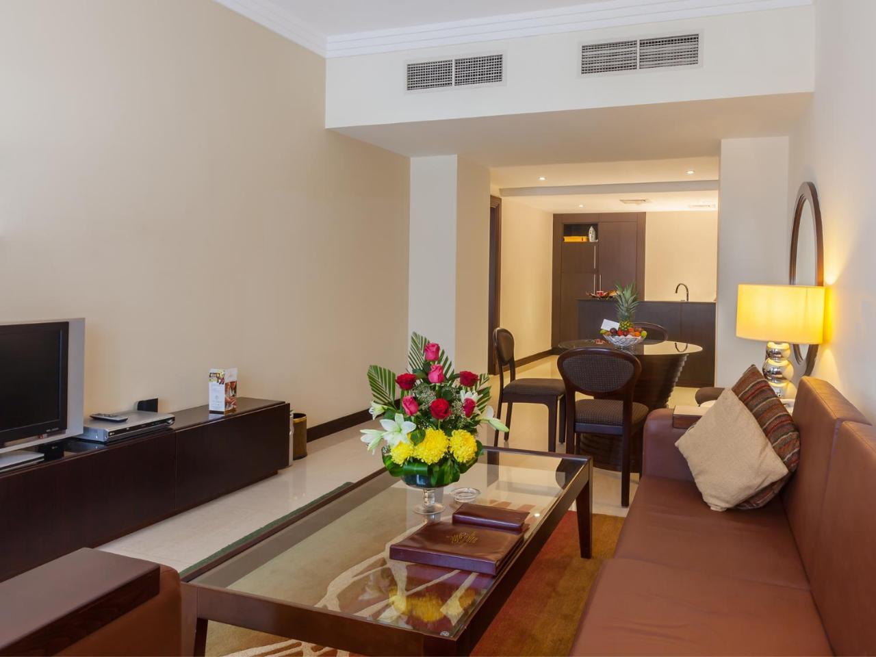 Flora Park Deluxe Hotel Apartments Dubai Bagian luar foto