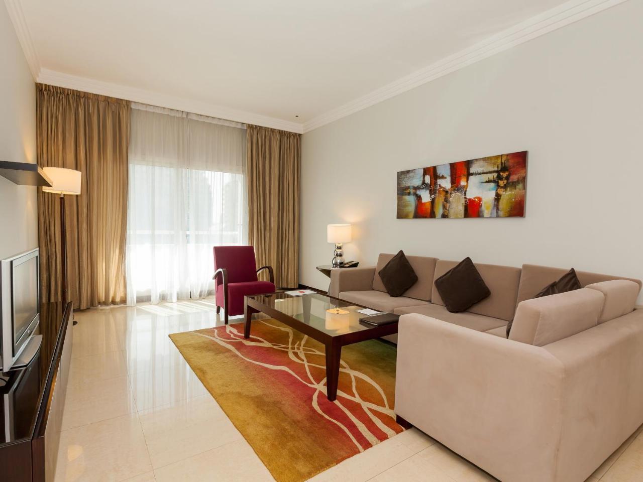 Flora Park Deluxe Hotel Apartments Dubai Bagian luar foto